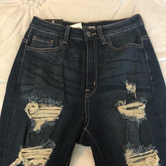 FASHION NOVA distressed jeans size 27 - Picture 2 of 10